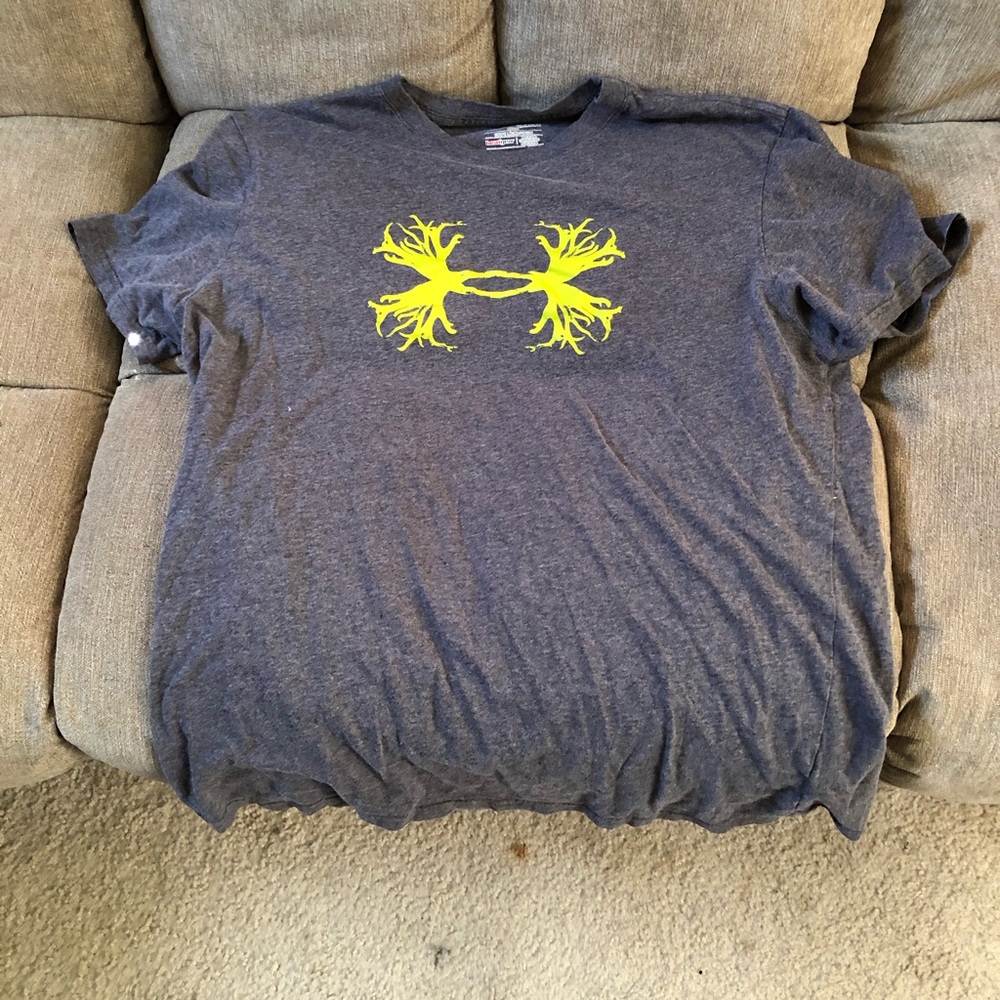 Under Armour T-shirt